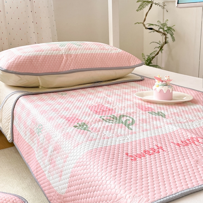 91家纺网 家纺一手货源 找家纺 川悦生活 2025新款大阪冰豆豆凉感凉席三件套 杏运花