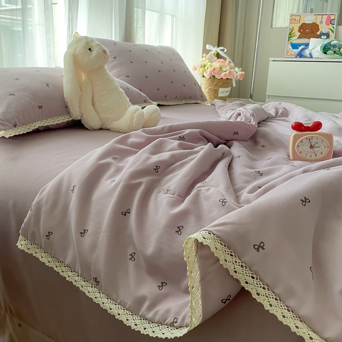 91家纺网 家纺一手货源 找家纺 一比一 2025新款针织双层纱镂空花边夏被四件套 结美