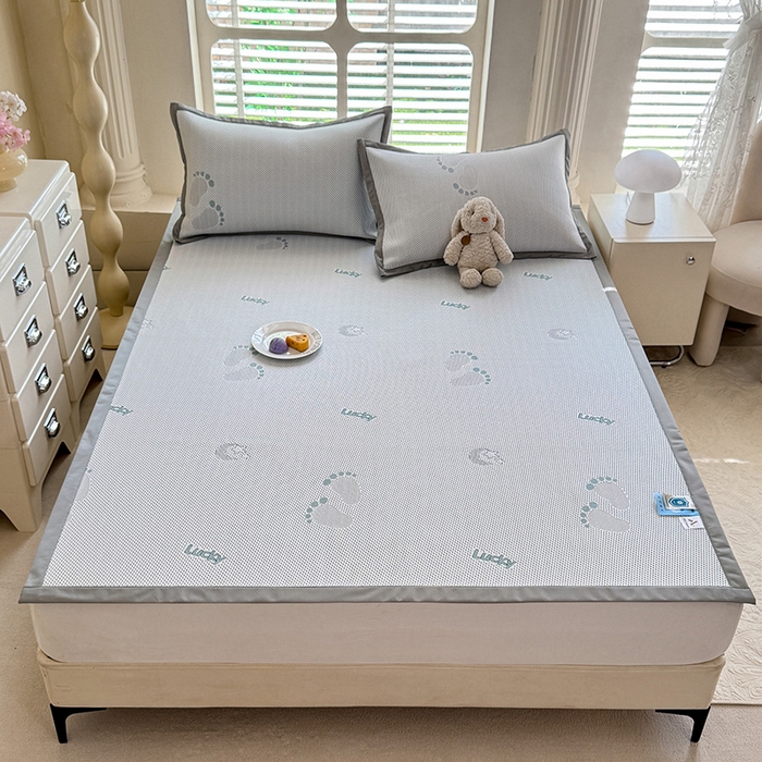 91家纺网 家纺一手货源 找家纺 绒世界 2025新款A类提花凉感豆豆复合凉席套件 提花豆豆-小脚丫