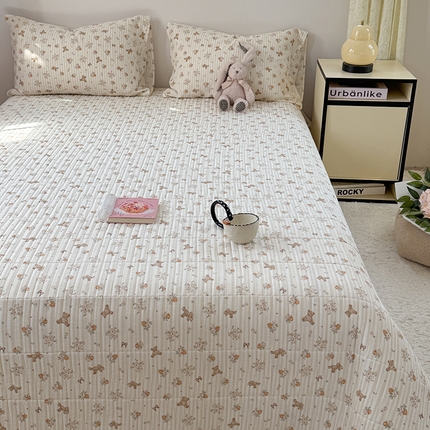 91家纺网 家纺一手货源 找家纺 TT.one 塔塔家居 2025新款全棉双层纱贝壳边夏被系列 床盖·睡睡熊