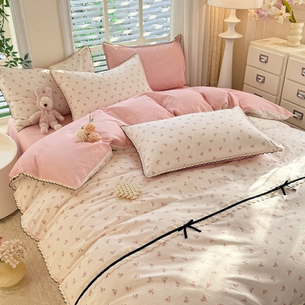 91家纺网 家纺一手货源 找家纺 （总）艾唯希2025新款全棉小香风工艺四件套纯棉小花边碎花被套韩式公主风