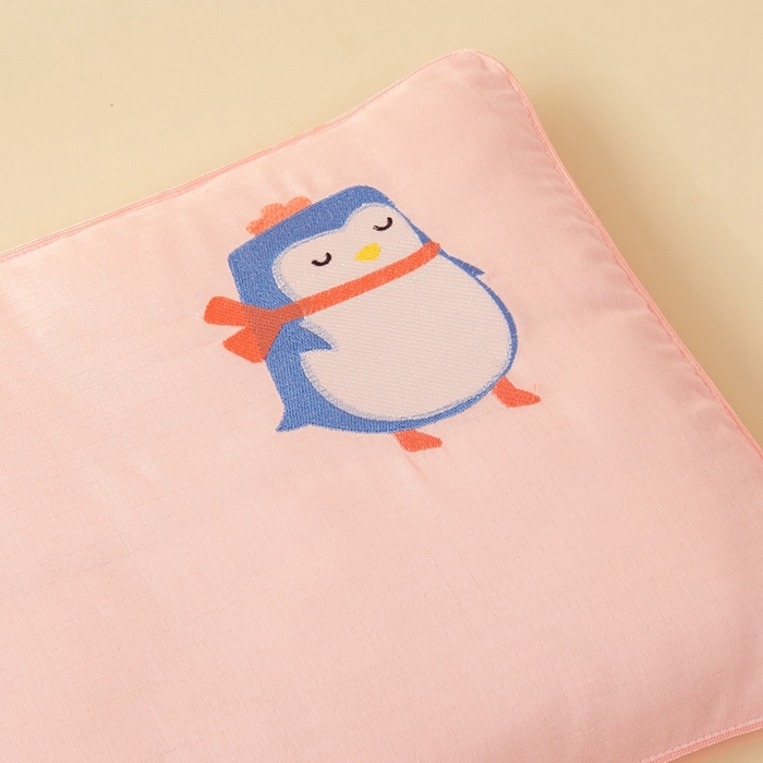 91家纺网 家纺一手货源 找家纺 喜多兔2025新款小轻柔纯棉双层纱枕套枕头 粉色萌企鹅