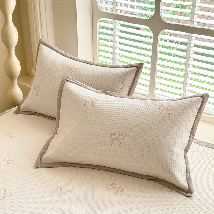 91家纺网 家纺一手货源 找家纺 绒世界 2025新款A类提花凉感豆豆复合凉席套件 提花豆豆-蝴蝶结