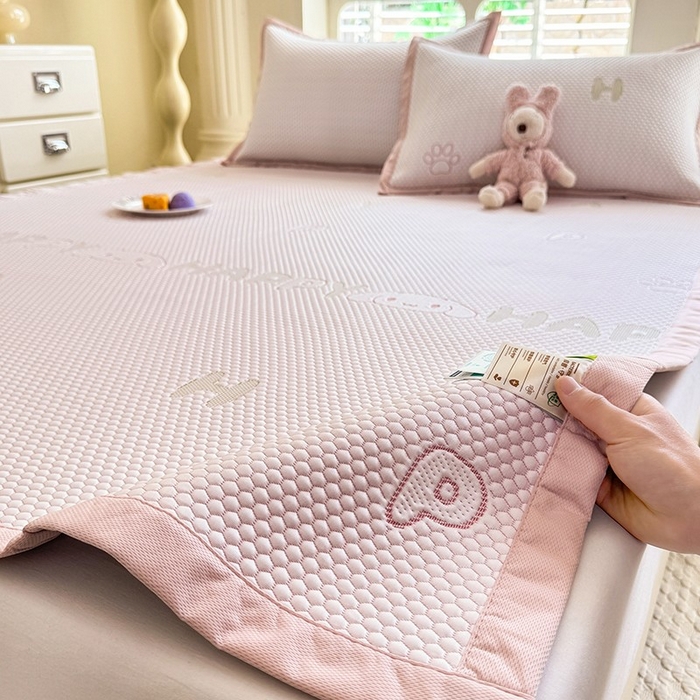 91家纺网 家纺一手货源 找家纺 绒世界 2025新款A类提花凉感豆豆复合凉席套件 提花豆豆-小狗