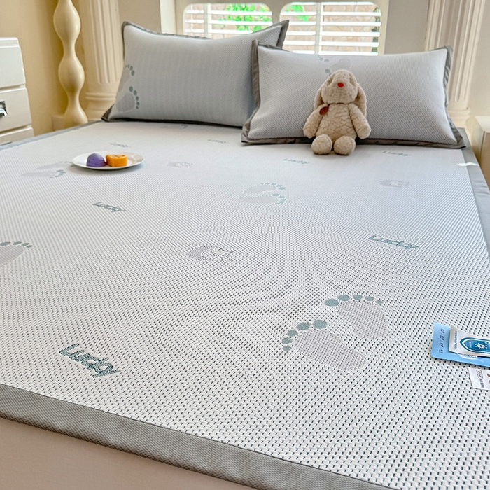 91家纺网 家纺一手货源 找家纺 绒世界 2025新款A类提花凉感豆豆复合凉席套件 提花豆豆-小脚丫