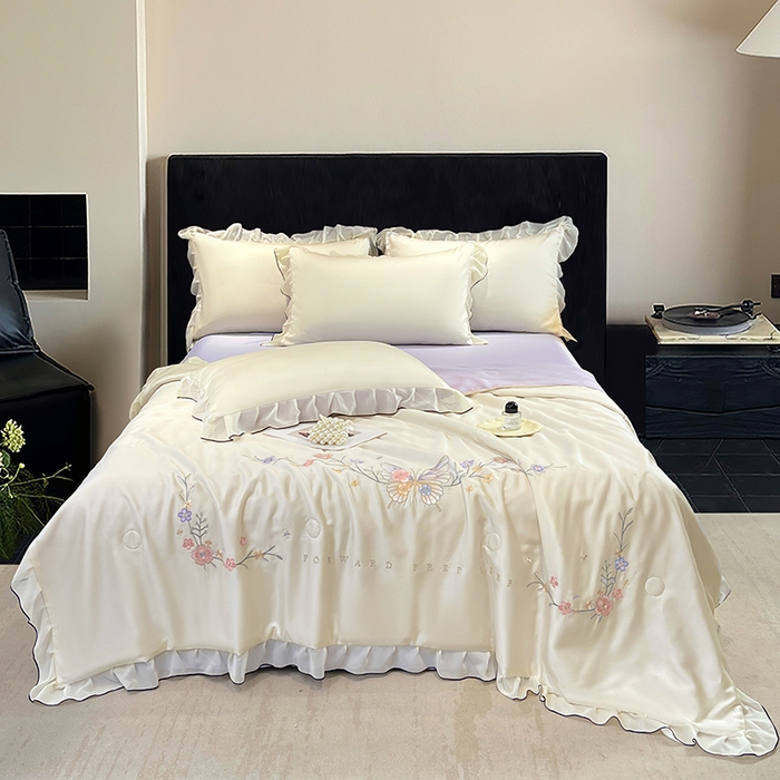 91家纺网 家纺一手货源 找家纺 （总）梦舒羽 2025新款刺绣水洗真丝花边夏被四件套宿舍夏凉被床单枕套三件套-蝶梦花边款