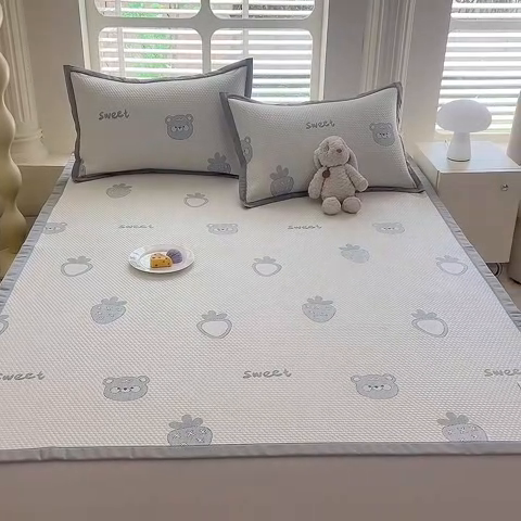 91家纺网 家纺一手货源 找家纺 绒世界 2025新款A类提花凉感豆豆复合凉席套件 提花豆豆-小怪兽