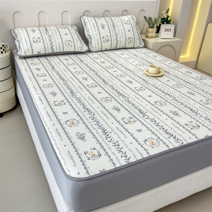 91家纺网 家纺一手货源 找家纺 2025年新款600D丝滑冰丝凉席-床笠款 法式小熊