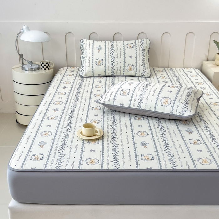 91家纺网 家纺一手货源 找家纺 2025年新款600D丝滑冰丝凉席-床笠款 法式小熊