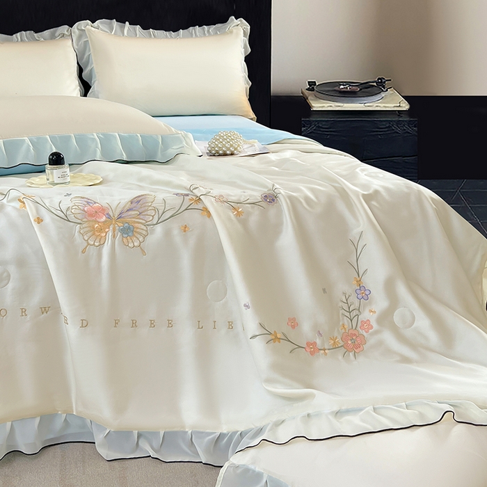 91家纺网 家纺一手货源 找家纺 梦舒羽 2025新款刺绣水洗真丝花边夏被四件套宿舍夏凉被床单枕套三件套-蝶梦花边款 蝶梦-蓝 花边款