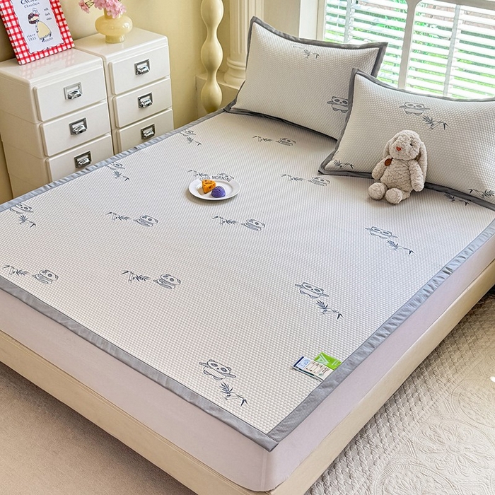 91家纺网 家纺一手货源 找家纺 绒世界 2025新款A类提花凉感豆豆复合凉席套件 提花豆豆-熊猫