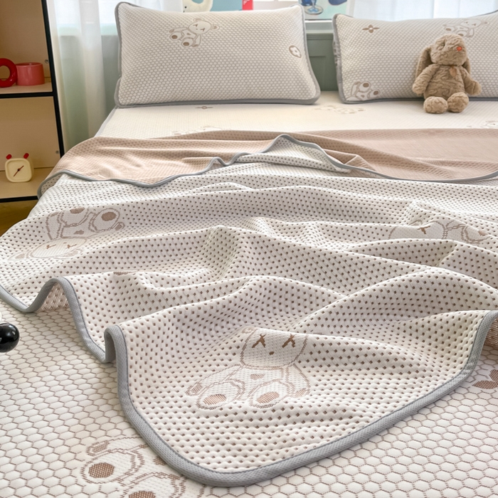 91家纺网 家纺一手货源 找家纺 绘萱家居 2025爆款冰凉豆豆凉席夏被四件套三件套床笠款冰丝软席子 暴力熊-咖