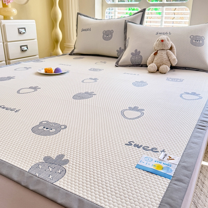 91家纺网 家纺一手货源 找家纺 绒世界 2025新款A类提花凉感豆豆复合凉席套件 提花豆豆-小怪兽