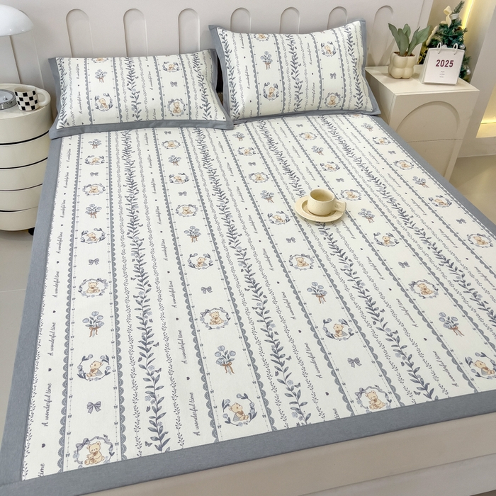 91家纺网 家纺一手货源 找家纺 倾慕家纺 2026年新款600D丝滑冰丝凉席-床席款 法式小熊