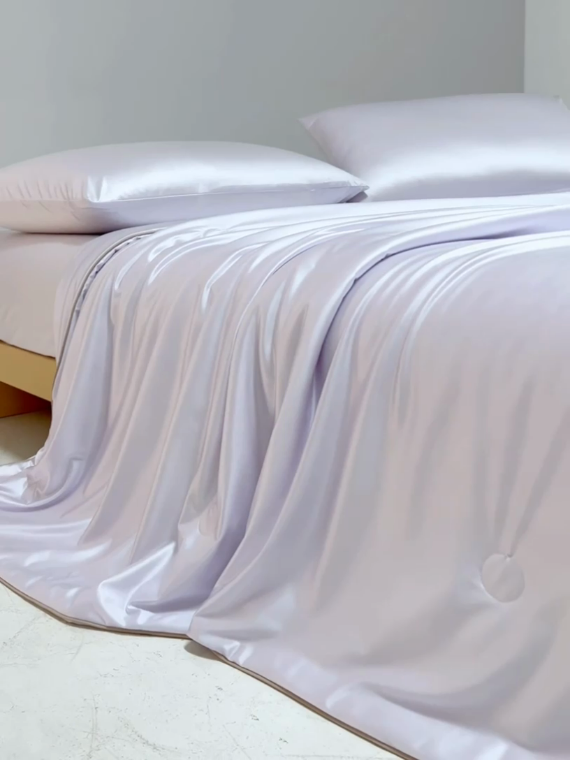 91家纺网 家纺一手货源 找家纺 莱福仕家纺 2025新款A类莹丝流光蚕丝系列夏被 烟紫色