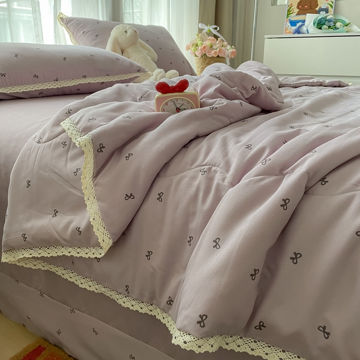 91家纺网 家纺一手货源 找家纺 一比一 2025新款针织双层纱镂空花边夏被四件套 结美