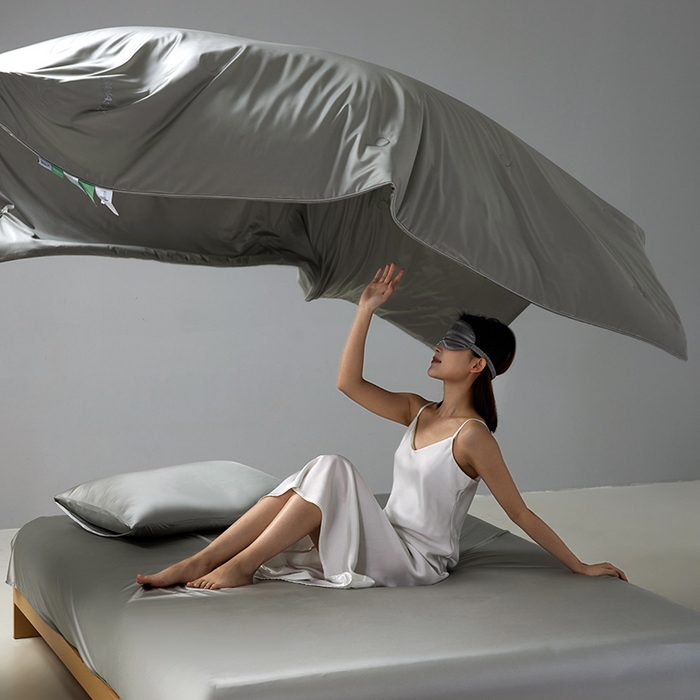 91家纺网 家纺一手货源 找家纺 莱福仕家纺 2025新款A类莹丝流光蚕丝系列夏被 慕尼灰