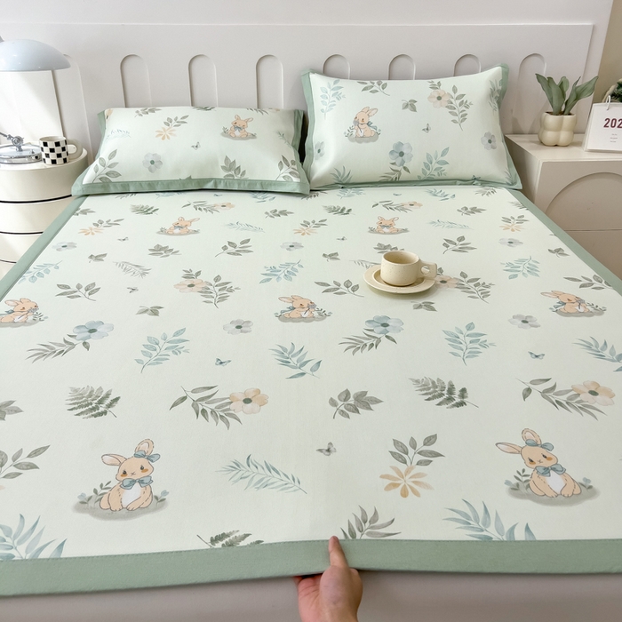 91家纺网 家纺一手货源 找家纺 倾慕家纺 2025年新款600D丝滑冰丝凉席-床席款 聪明小兔