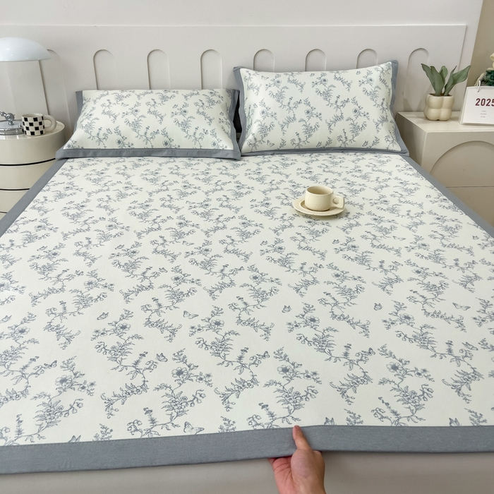 91家纺网 家纺一手货源 找家纺 倾慕家纺 2025年新款600D丝滑冰丝凉席-床席款 连理枝蓝