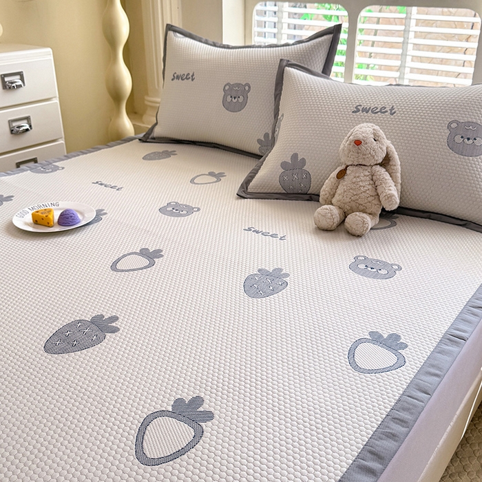 91家纺网 家纺一手货源 找家纺 绒世界 2025新款A类提花凉感豆豆复合凉席套件 提花豆豆-小怪兽