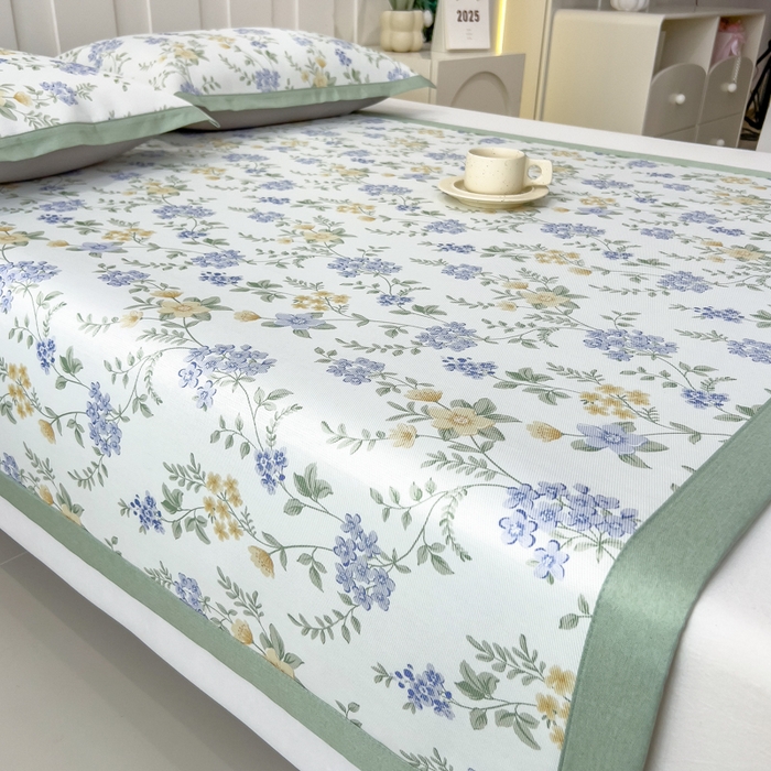 91家纺网 家纺一手货源 找家纺 倾慕家纺 2025年新款600D丝滑冰丝凉席-床席款 点点兰花