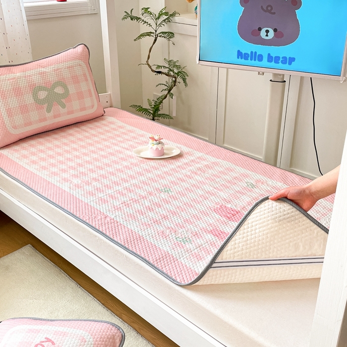 91家纺网 家纺一手货源 找家纺 川悦生活 2025新款大阪冰豆豆凉感凉席三件套 杏运花