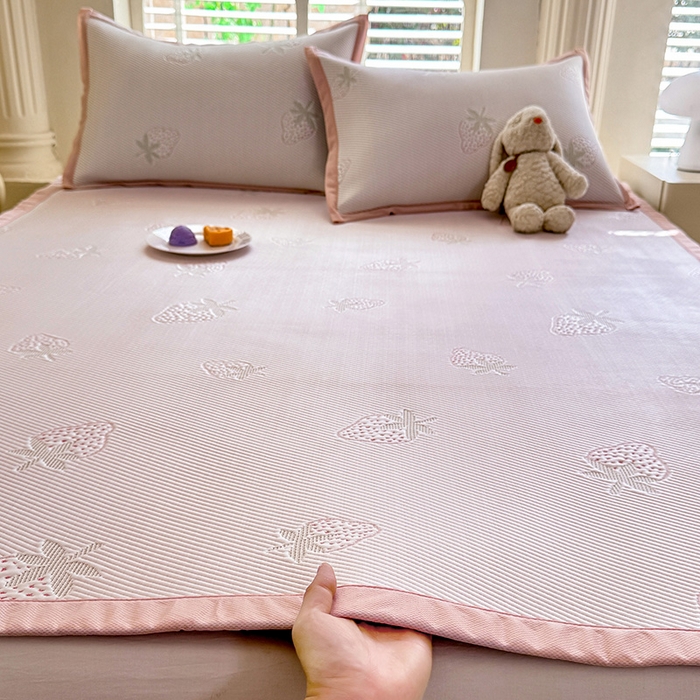 91家纺网 家纺一手货源 找家纺 绒世界 2025新款A类提花凉感豆豆复合凉席套件 提花豆豆-草莓