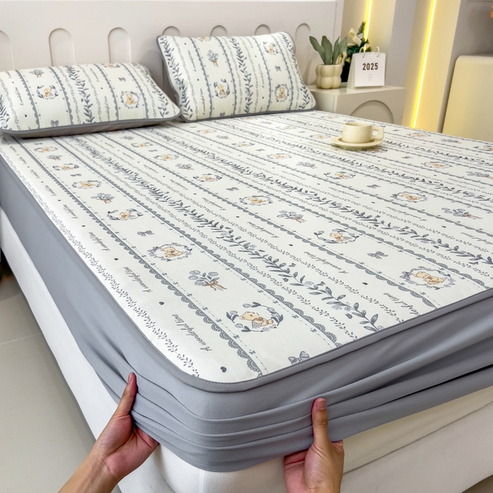 91家纺网 家纺一手货源 找家纺 2025年新款600D丝滑冰丝凉席-床笠款 法式小熊