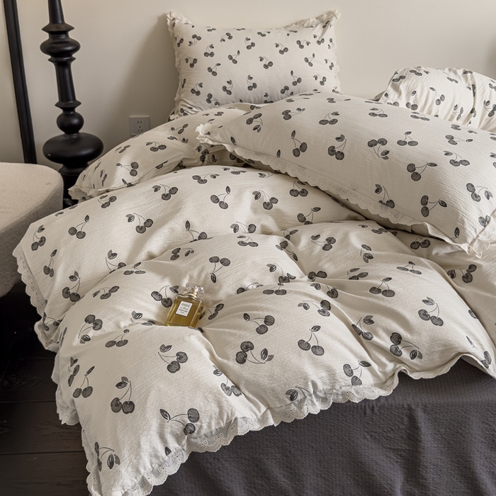 91家纺网 家纺一手货源 找家纺 可思家纺 2025新款法式皱皱纱四件套 樱桃物语