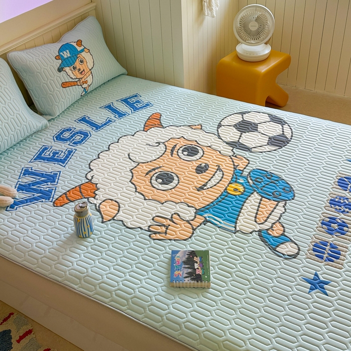 91家纺网 家纺一手货源 找家纺 金爱家 2025新款凉感丝乳胶凉席 乳胶-足球小子