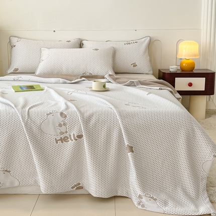 91家纺网 家纺一手货源 找家纺 卡伦家纺2025凉豆豆冰丝毯系列 卡皮巴拉——咖