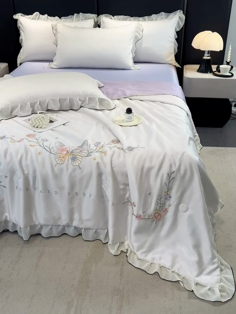 91家纺网 家纺一手货源 找家纺 （总）梦舒羽 2025新款刺绣水洗真丝花边夏被四件套宿舍夏凉被床单枕套三件套-蝶梦花边款