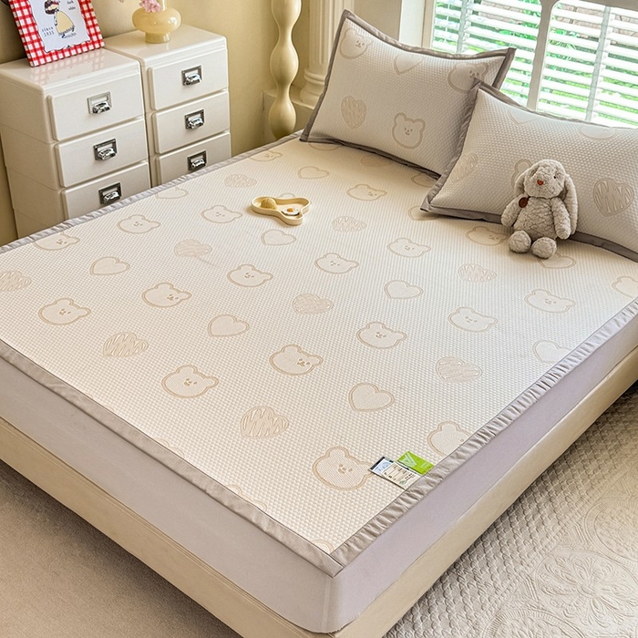 91家纺网 家纺一手货源 找家纺 绒世界 2025新款A类提花凉感豆豆复合凉席套件 提花豆豆-小熊