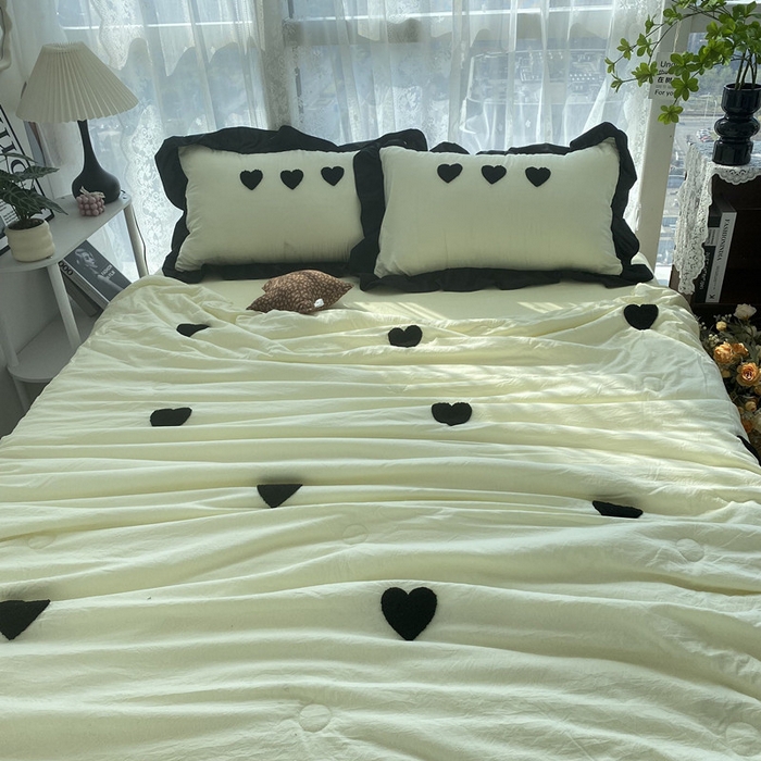 91家纺网 家纺一手货源 找家纺 2025新款毛巾绣单夏被夏被四件套 爱心-米黄