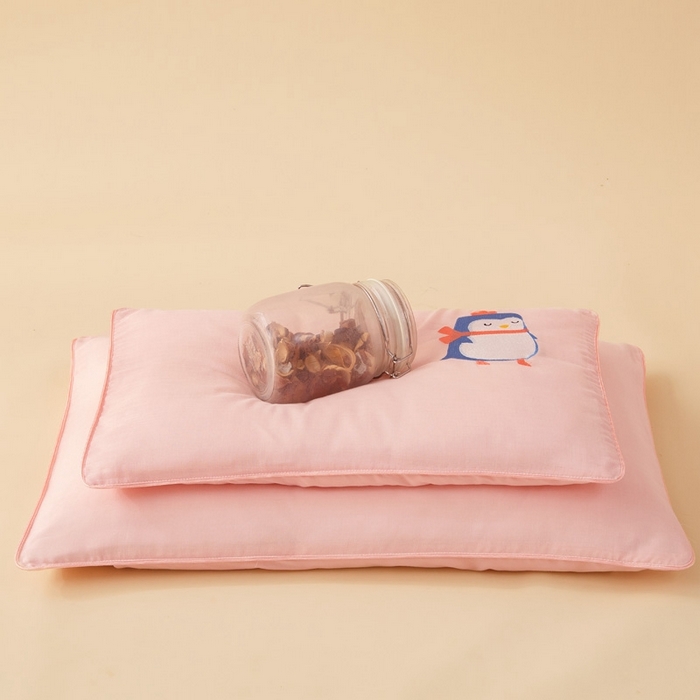 91家纺网 家纺一手货源 找家纺 喜多兔2025新款小轻柔纯棉双层纱枕套枕头 粉色萌企鹅