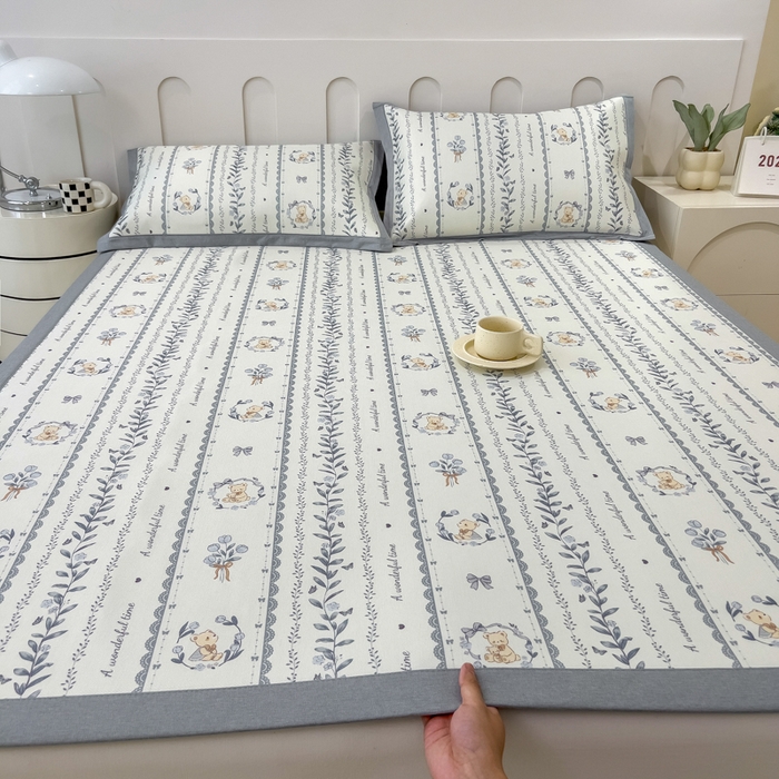 91家纺网 家纺一手货源 找家纺 倾慕家纺 2026年新款600D丝滑冰丝凉席-床席款 法式小熊