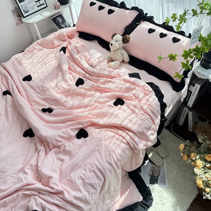 91家纺网 家纺一手货源 找家纺 2025新款毛巾绣单夏被夏被四件套 爱心-粉色