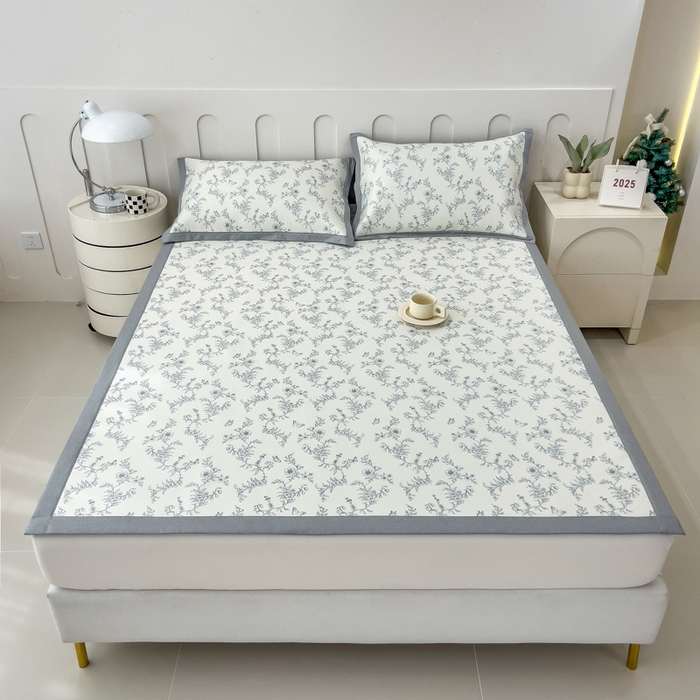 91家纺网 家纺一手货源 找家纺 倾慕家纺 2025年新款600D丝滑冰丝凉席-床席款 连理枝蓝