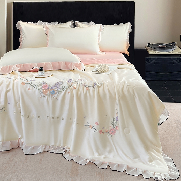 91家纺网 家纺一手货源 找家纺 梦舒羽 2025新款刺绣水洗真丝花边夏被四件套宿舍夏凉被床单枕套三件套-蝶梦花边款 蝶梦-粉 花边款