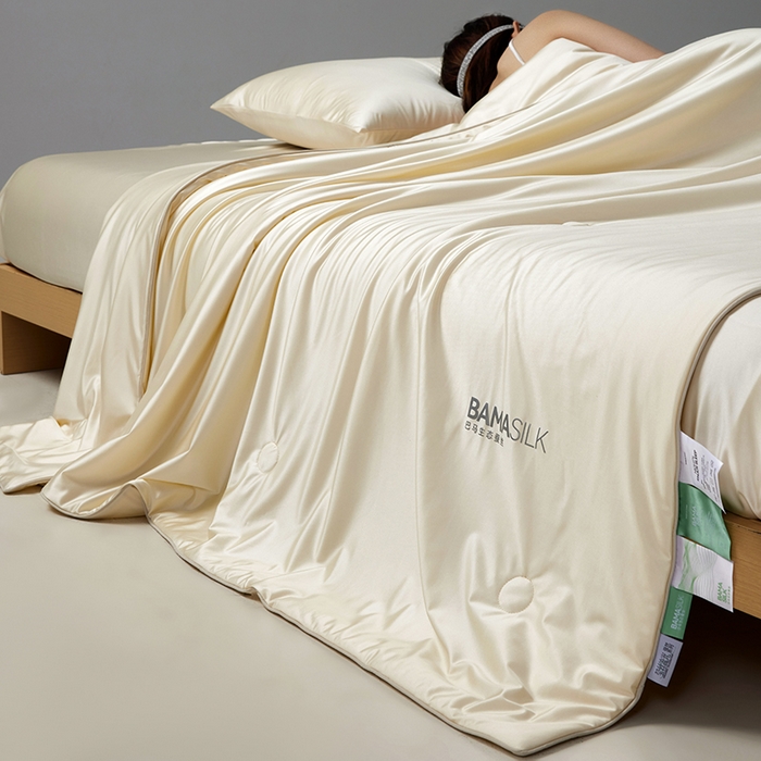 91家纺网 家纺一手货源 找家纺 莱福仕家纺 2025新款A类莹丝流光蚕丝系列夏被 奶酪米