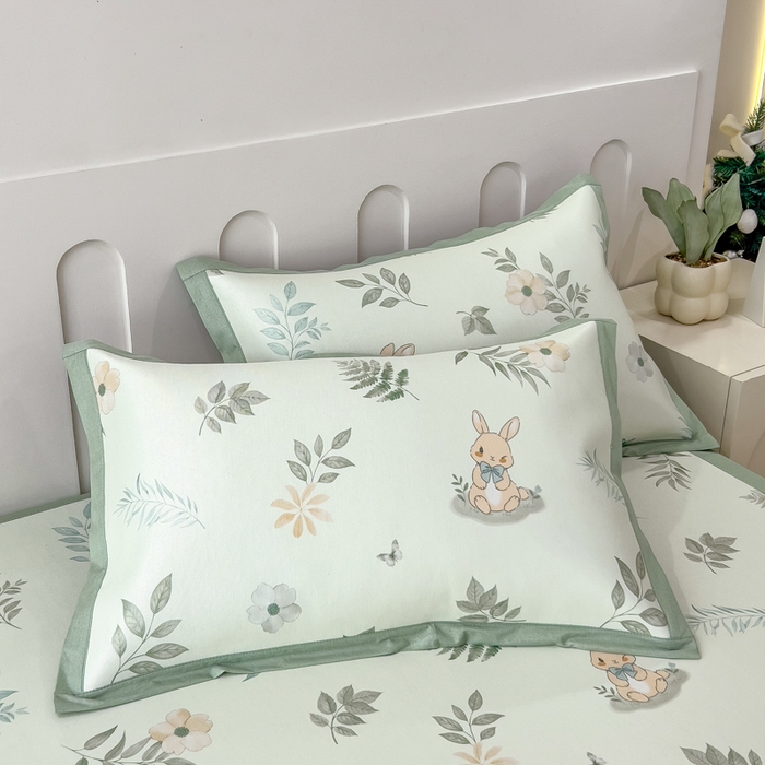 91家纺网 家纺一手货源 找家纺 倾慕家纺 2025年新款600D丝滑冰丝凉席-床席款 聪明小兔