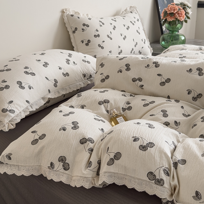 91家纺网 家纺一手货源 找家纺 可思家纺 2025新款法式皱皱纱四件套 樱桃物语