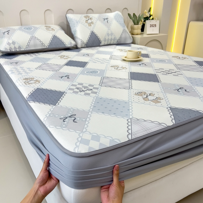 91家纺网 家纺一手货源 找家纺 2025年新款600D丝滑冰丝凉席-床笠款 灵心小熊