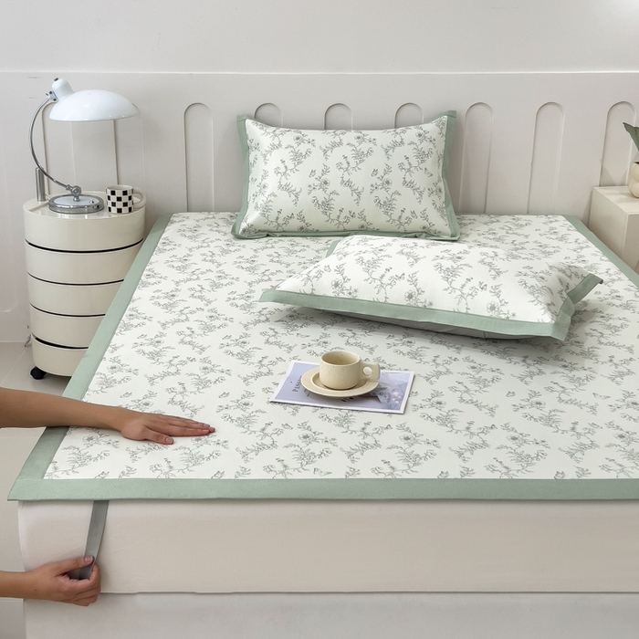 91家纺网 家纺一手货源 找家纺 倾慕家纺 2025年新款600D丝滑冰丝凉席-床席款 连理枝绿