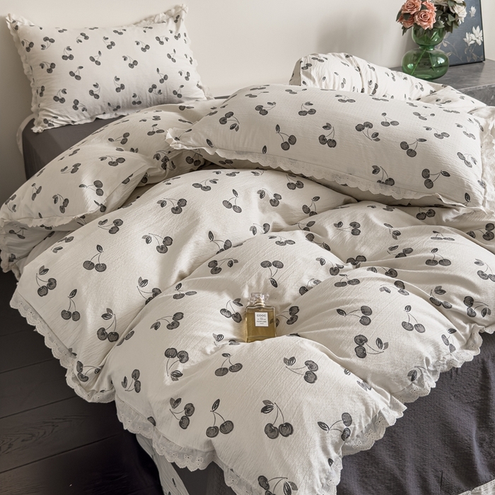 91家纺网 家纺一手货源 找家纺 可思家纺 2025新款法式皱皱纱四件套 樱桃物语