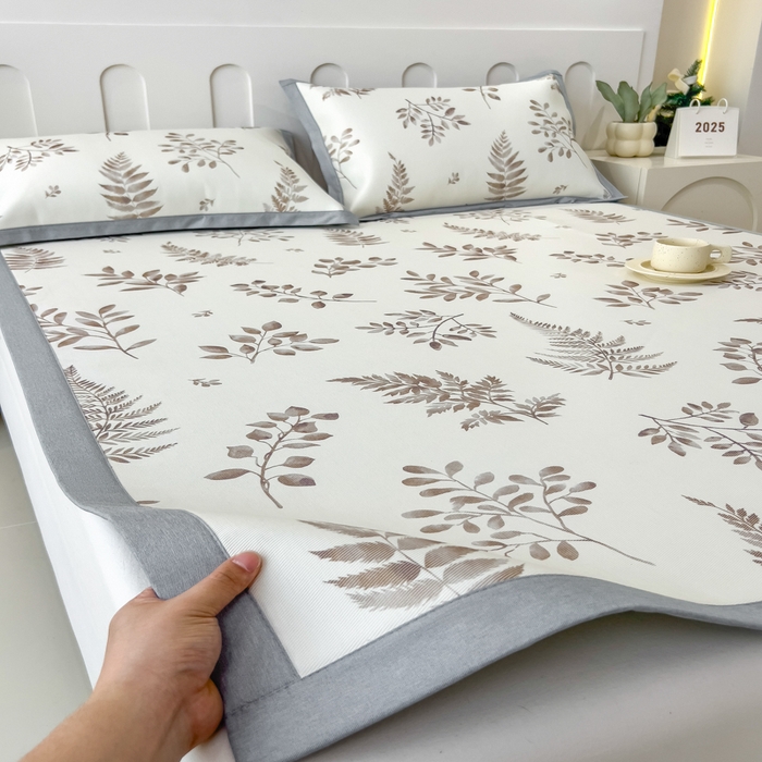 91家纺网 家纺一手货源 找家纺 倾慕家纺 2025年新款600D丝滑冰丝凉席-床席款 素叶金