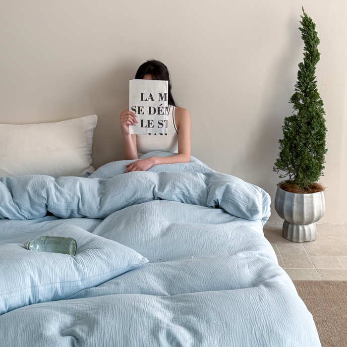 91家纺网 家纺一手货源 找家纺 山舍家居 2025新款皱皱双层纱纯色四件套 冰河蓝