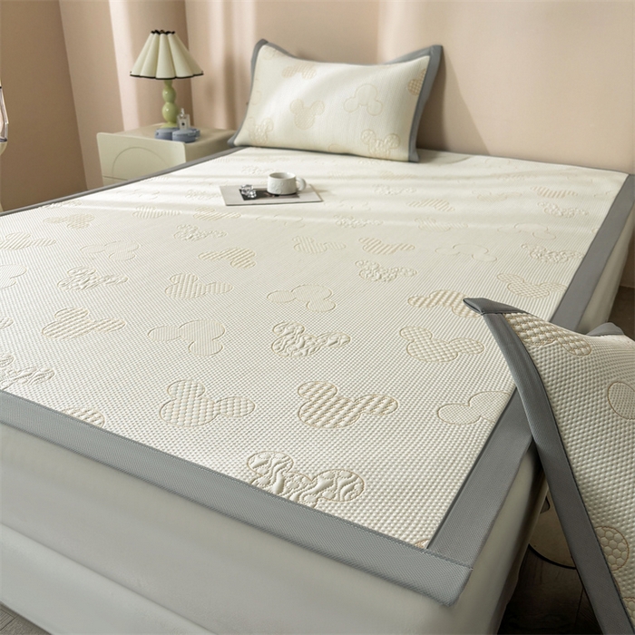 91家纺网 家纺一手货源 找家纺 雯豆家纺 2025新款PE高分子凉感提花凉席三件套绑带款席子平铺席 米奇宝-绑带款