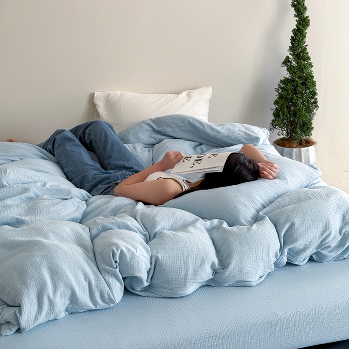 91家纺网 家纺一手货源 找家纺 山舍家居 2025新款皱皱双层纱纯色四件套 冰河蓝