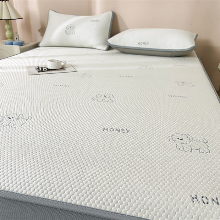 91家纺网 家纺一手货源 找家纺 雯豆家纺 2025新款PE凉感提花冰丝床笠三件套全包中分子床罩床垫保护套 琪琪小狗-床笠款